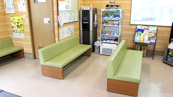 中央薬局　ましこ店の待合スペース