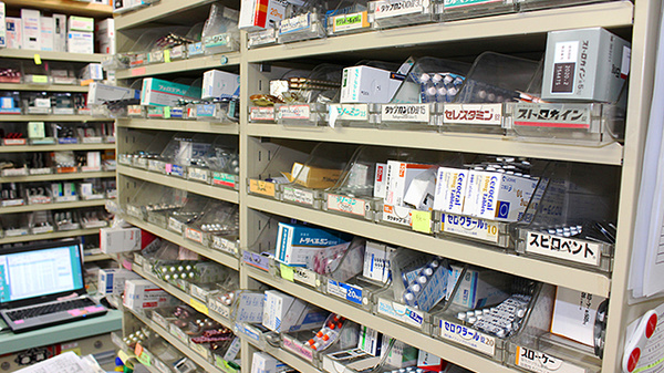 中央薬局　ましこ店の薬棚