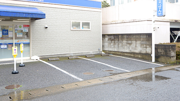 クオール薬局　荒町店の駐車場