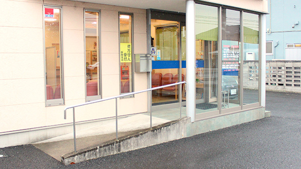 平田薬局　大平店の入口
