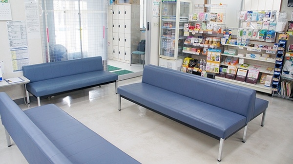 とちぎ薬局　日光店の待合スペース