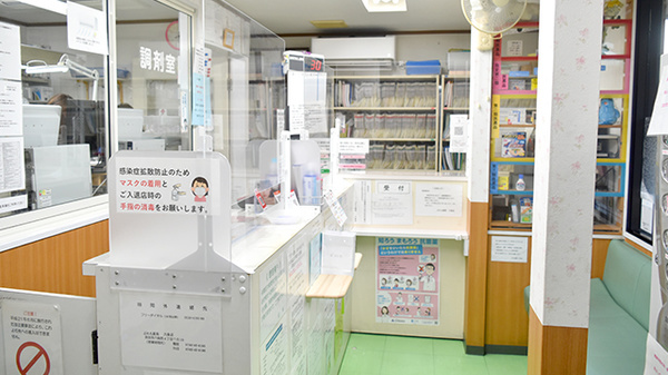 ぷれも薬局六条店の受付/カウンター