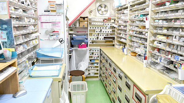 ぷれも薬局六条店の調剤室