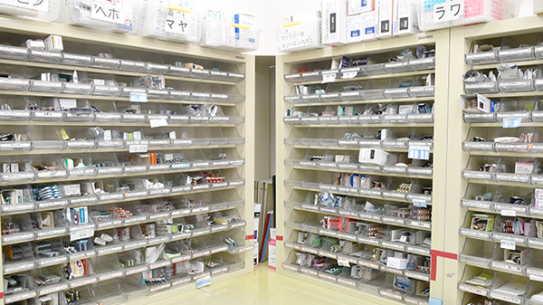 サン薬局　奈良店の薬棚
