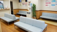 サン薬局　八木駅前店の待合スペース