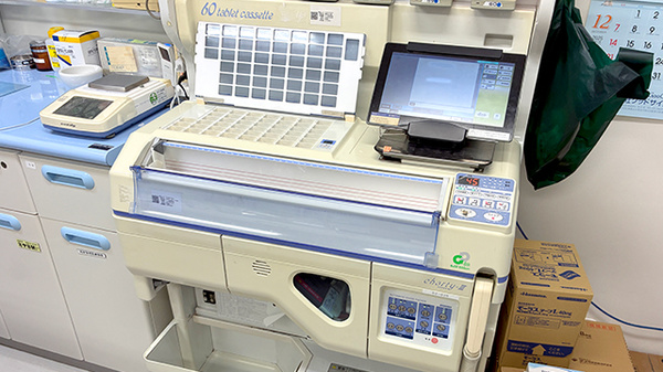 チューリップ波岡薬局の調剤器具