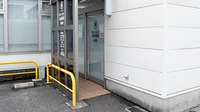チューリップ吉島薬局の入口