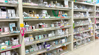 チューリップ新湊薬局の薬棚