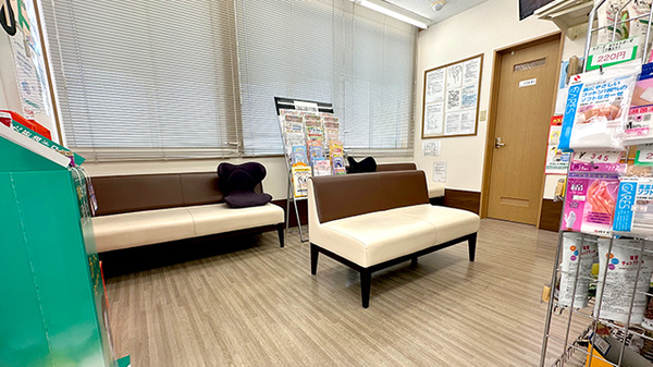 チューリップ大泉本町薬局の待合スペース