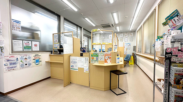 チューリップ町村薬局の受付/カウンター