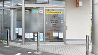チューリップ砺波薬局の入口