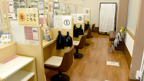 チューリップ楠木薬局の受付/カウンター