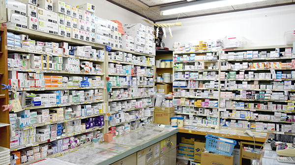 株式会社コトブキ薬局の薬棚