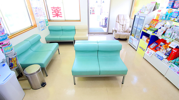 にしき調剤薬局の待合スペース