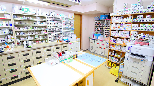 ほけん薬局の調剤室
