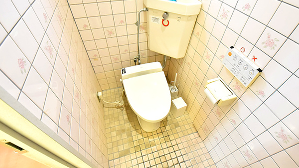 クオール薬局大東店のお手洗い