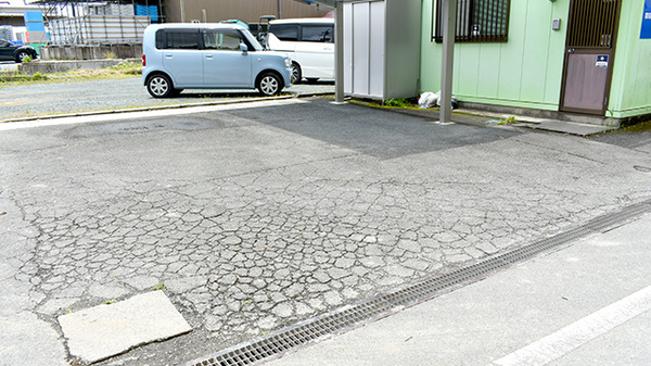 コウセイ薬局の駐車場