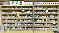 さかい調剤薬局の薬棚