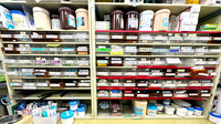 サンキュー薬局　下上津役中尾店の薬棚