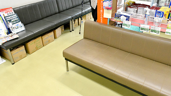 サンキュー薬局　錦町店の待合スペース