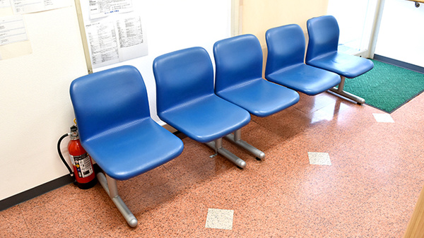 サンキュー薬局　片野店の待合スペース