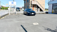 しらとり薬局の駐車場