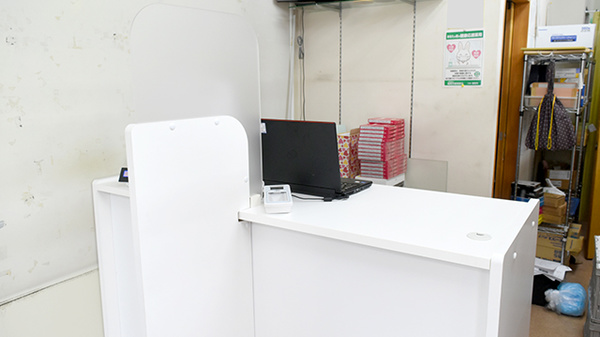 新生堂薬局　平尾店の受付/カウンター