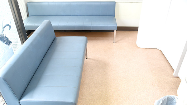 新生堂薬局　平尾店の待合スペース