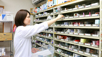ニック調剤薬局春日店の作業風景
