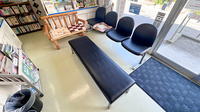 有限会社のばら薬局の待合スペース