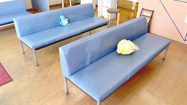 有限会社ハロー薬局前原店の待合スペース