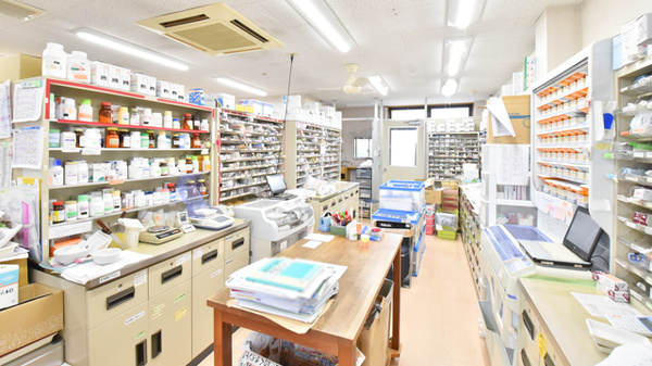 ファミリー薬局来春店の調剤室