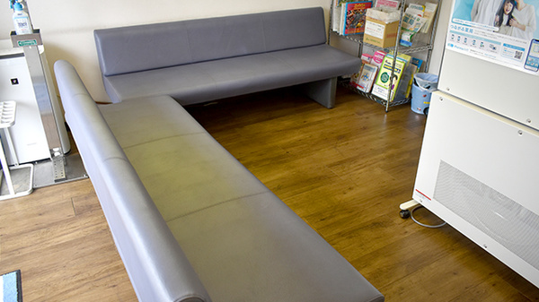 まどか薬局の待合スペース