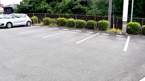 ミント薬局の駐車場