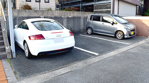 園山調剤薬局の駐車場