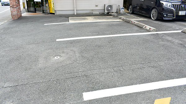 下庄薬局の駐車場