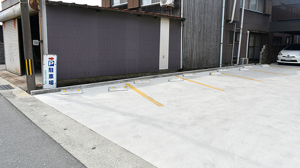 若津センター薬局の駐車場