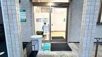 西町調剤薬局の入口