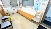 西町調剤薬局の待合スペース