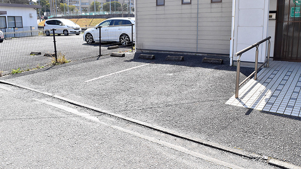 畑薬局大平店の駐車場