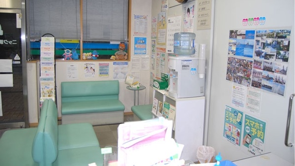 ニック調剤薬局センターの待合スペース