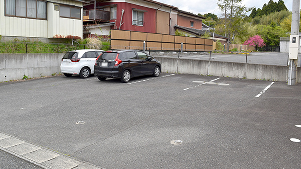 ウイン調剤薬局植田店の駐車場