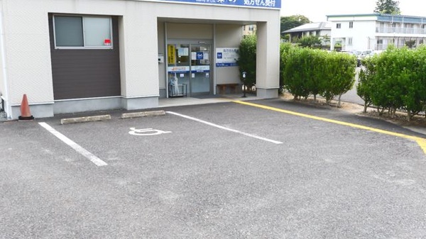 クオール薬局矢吹本町店の駐車場