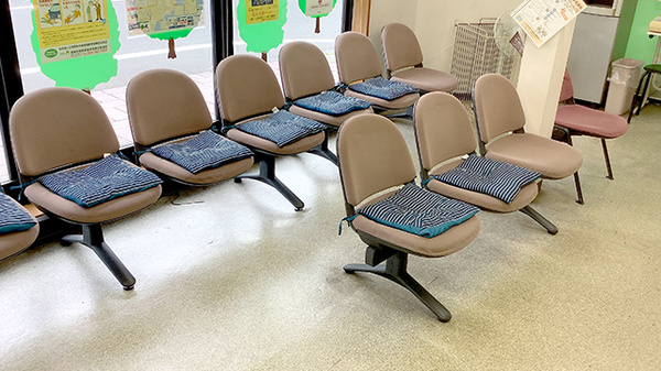 すばる薬局勿来店の待合スペース