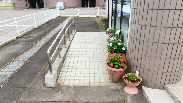 クオール薬局せきしば店のバリアフリー設備