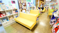トリム薬局　山鹿店の待合スペース