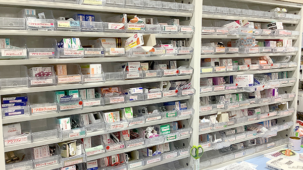 パルム薬局いわき店の薬棚