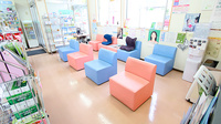 ファーマライズ薬局 鎌田店の待合スペース