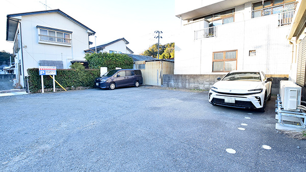 ファーマライズ薬局 内郷店の駐車場