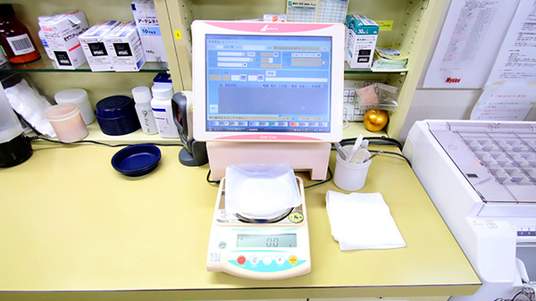 ファーマライズ薬局 飯盛店の調剤器具